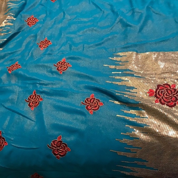 Georgette Shimmer Embroidered Party Sari - Picture 3 of 3